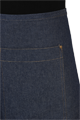 Detail foto van Een korte sloof waarvan de zak dubbel is opgestikt en in het midden doorgestikt. Voorzien van rivetten. - Blue camel