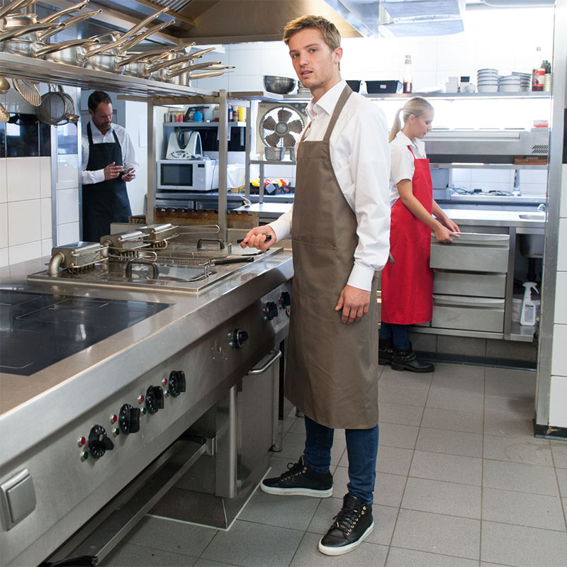 Kookschort groot met zak in tweeën gedeeld met lange stikbanden